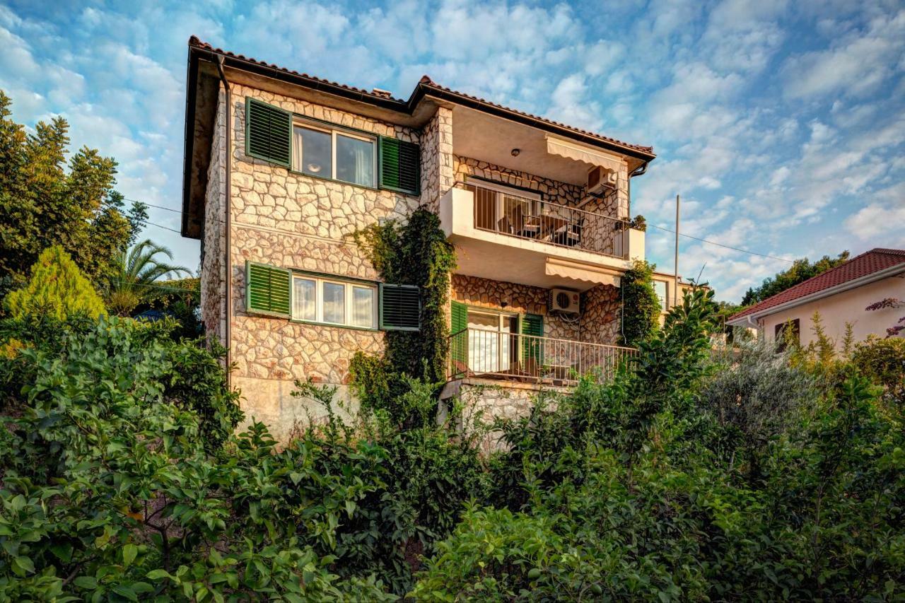 Figa Apartman Benko Milatic Jelsa  Buitenkant foto